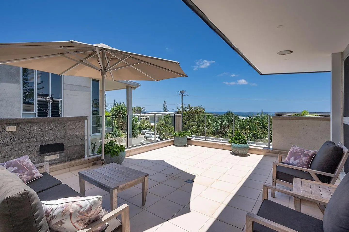 Coastal Retreat With Ocean Views Vila Sunshine Beach Casa de Férias