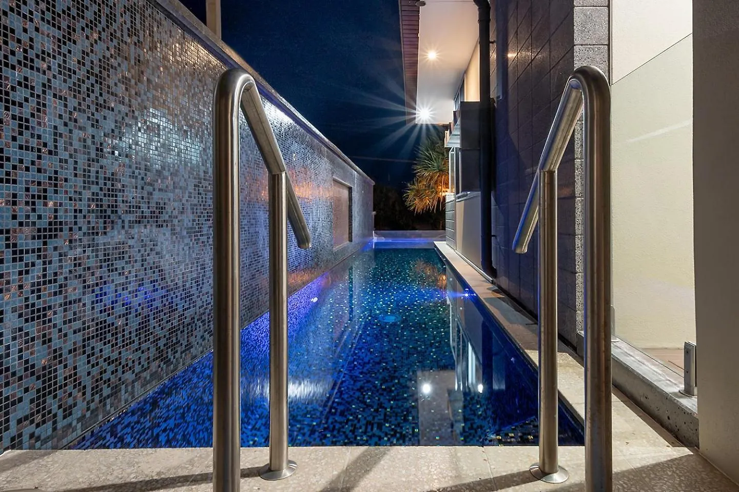 Coastal Retreat With Ocean Views Villa Sunshine Beach