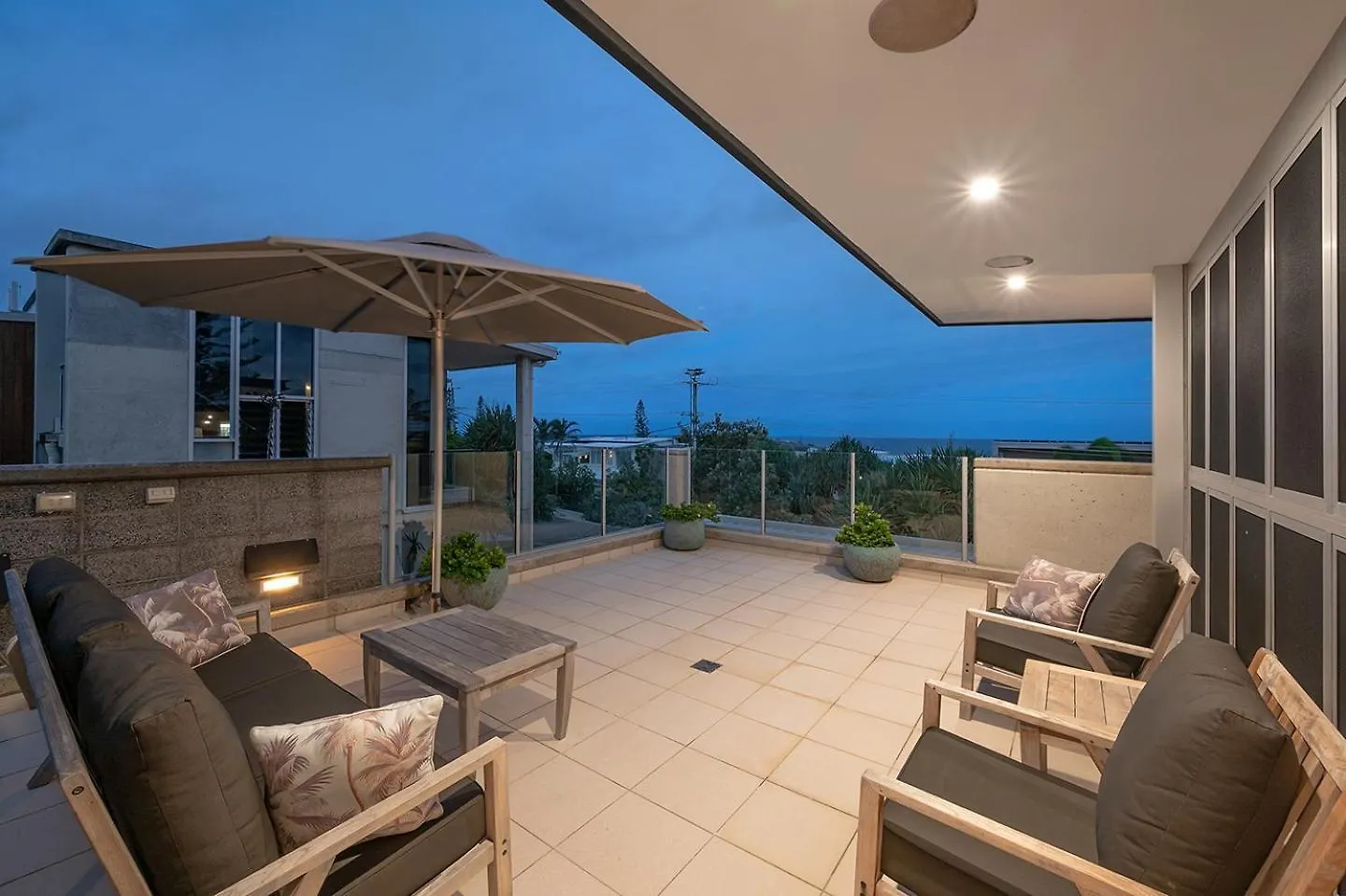 Coastal Retreat With Ocean Views Villa Sunshine Beach